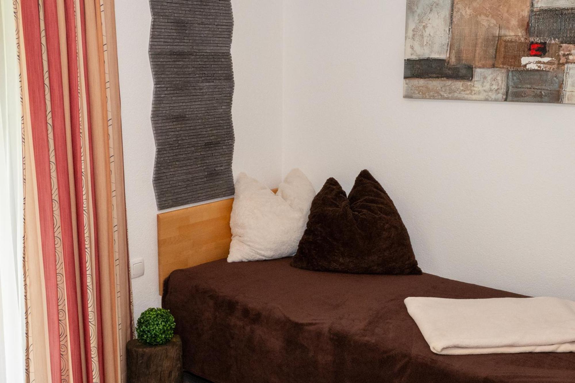 Haus Alpin Apartments Pettneu am Arlberg Eksteriør bilde