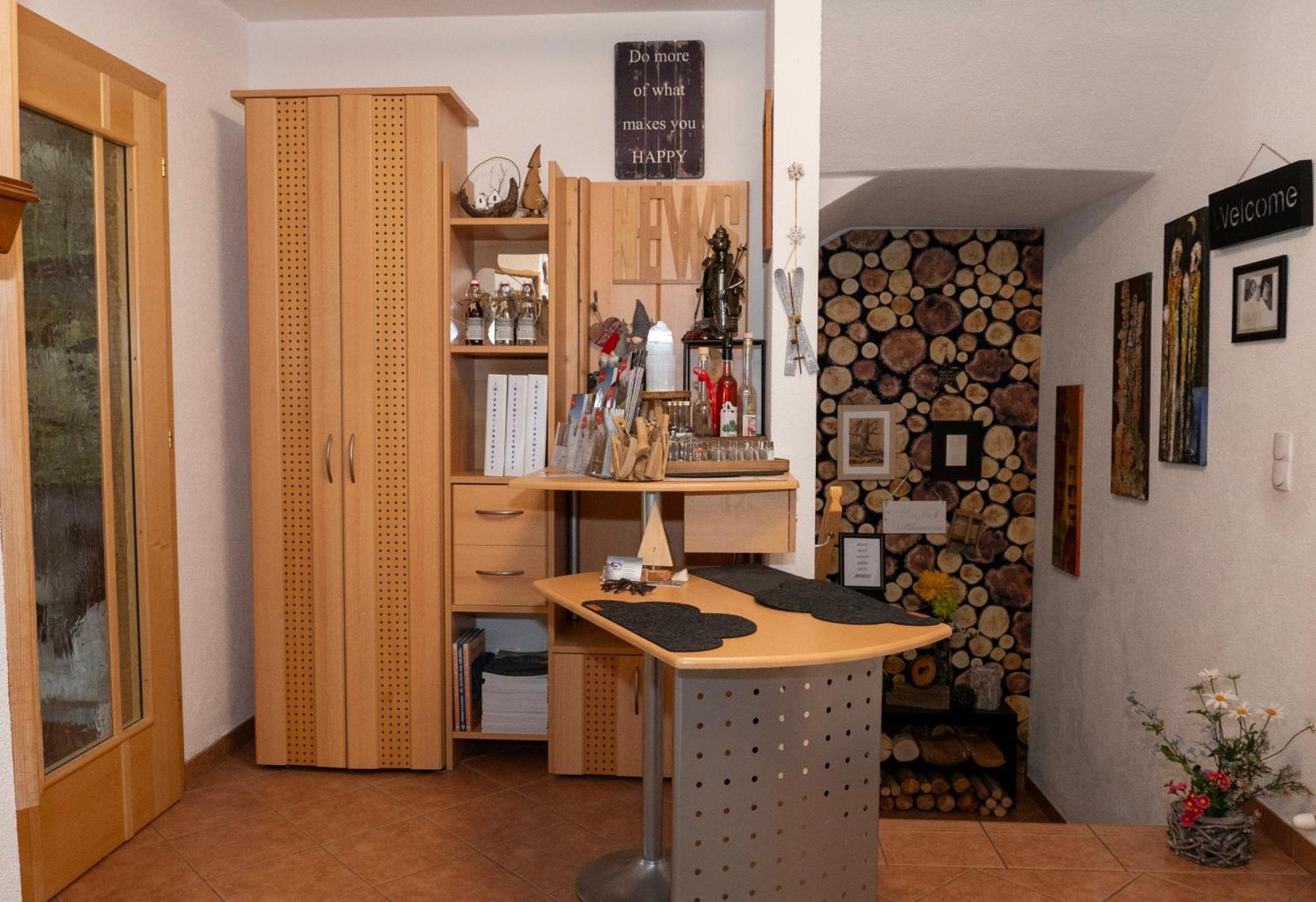 Haus Alpin Apartments Pettneu am Arlberg Eksteriør bilde