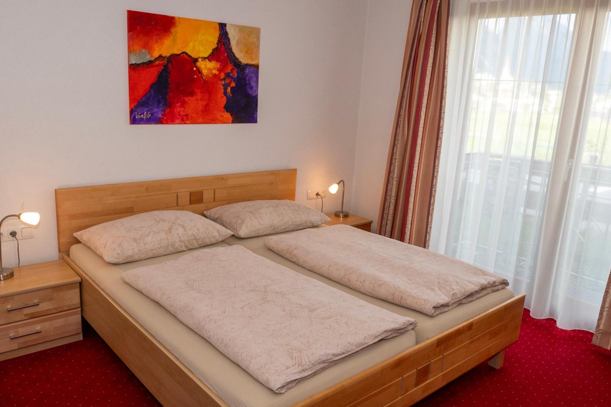Haus Alpin Apartments Pettneu am Arlberg Eksteriør bilde