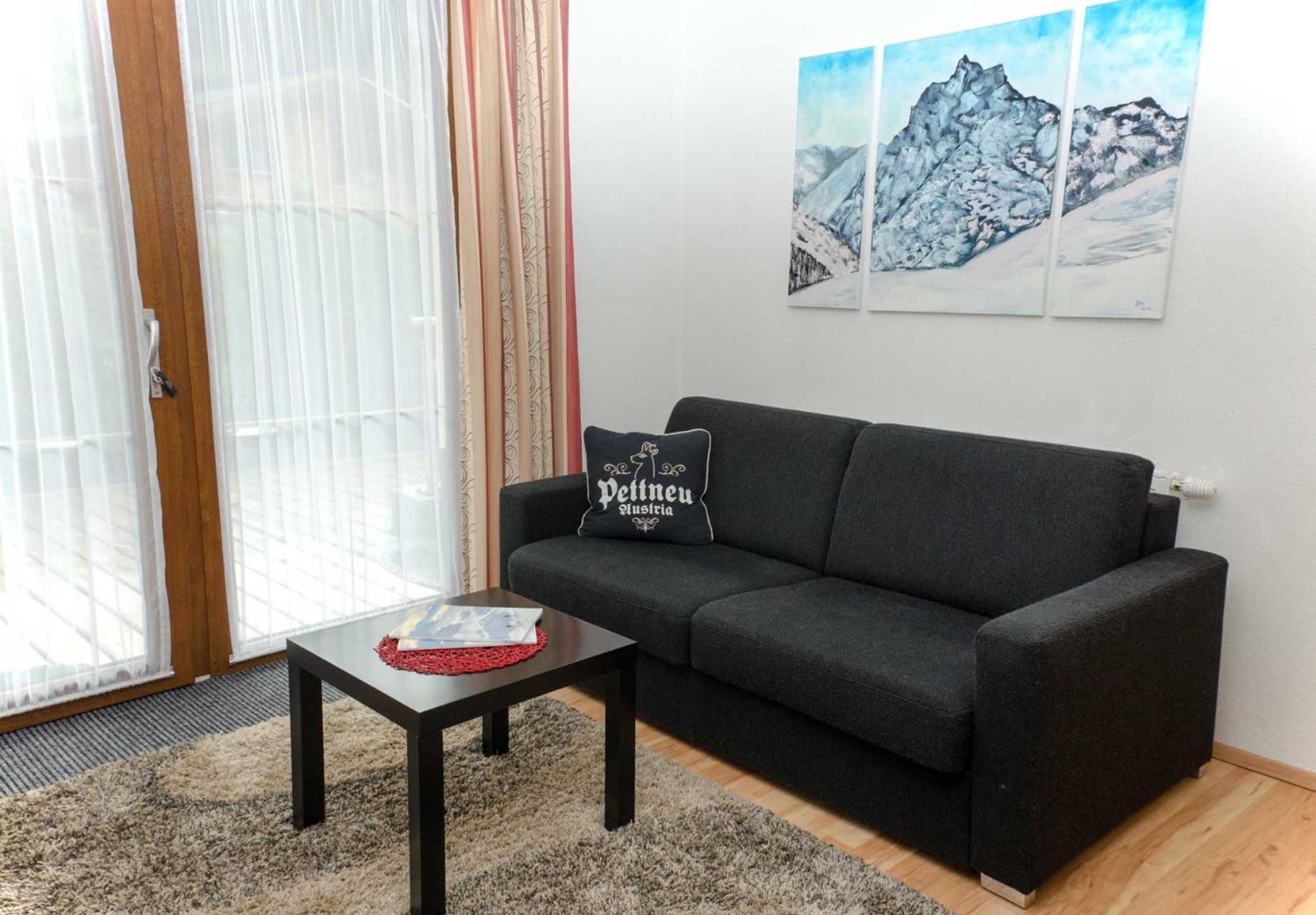 Haus Alpin Apartments Pettneu am Arlberg Eksteriør bilde