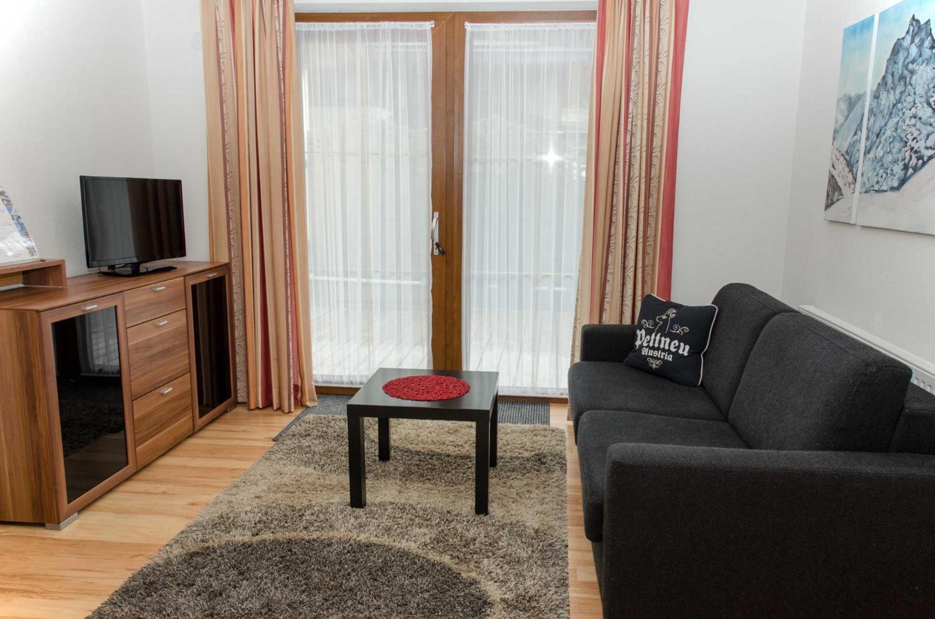Haus Alpin Apartments Pettneu am Arlberg Eksteriør bilde