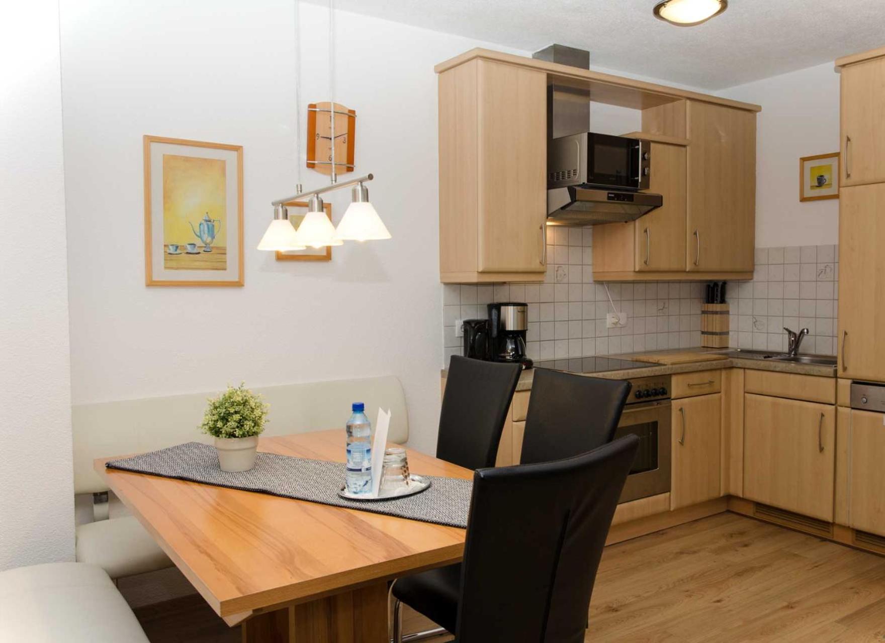 Haus Alpin Apartments Pettneu am Arlberg Eksteriør bilde