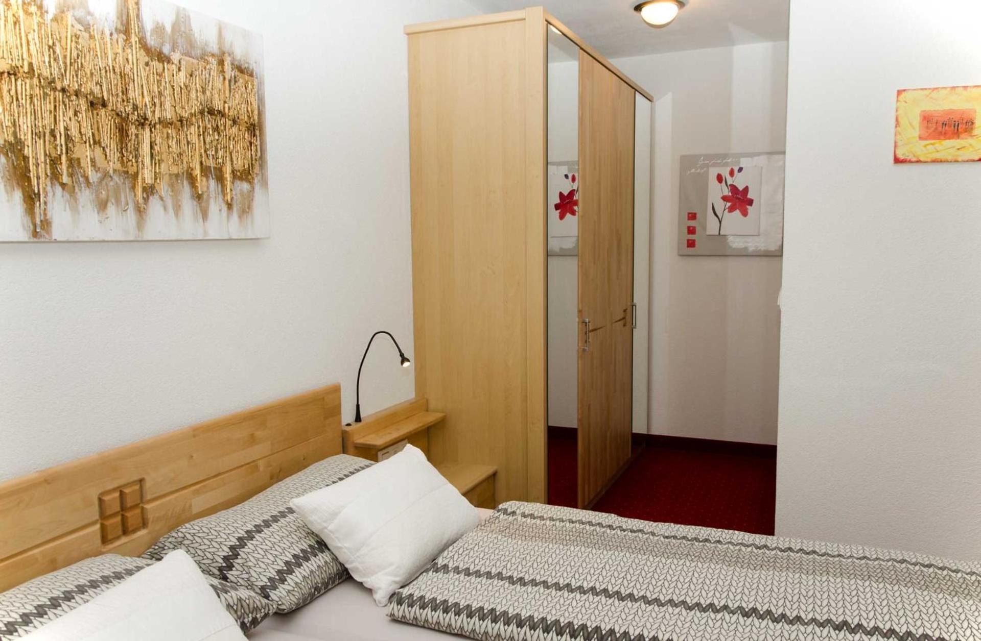 Haus Alpin Apartments Pettneu am Arlberg Eksteriør bilde