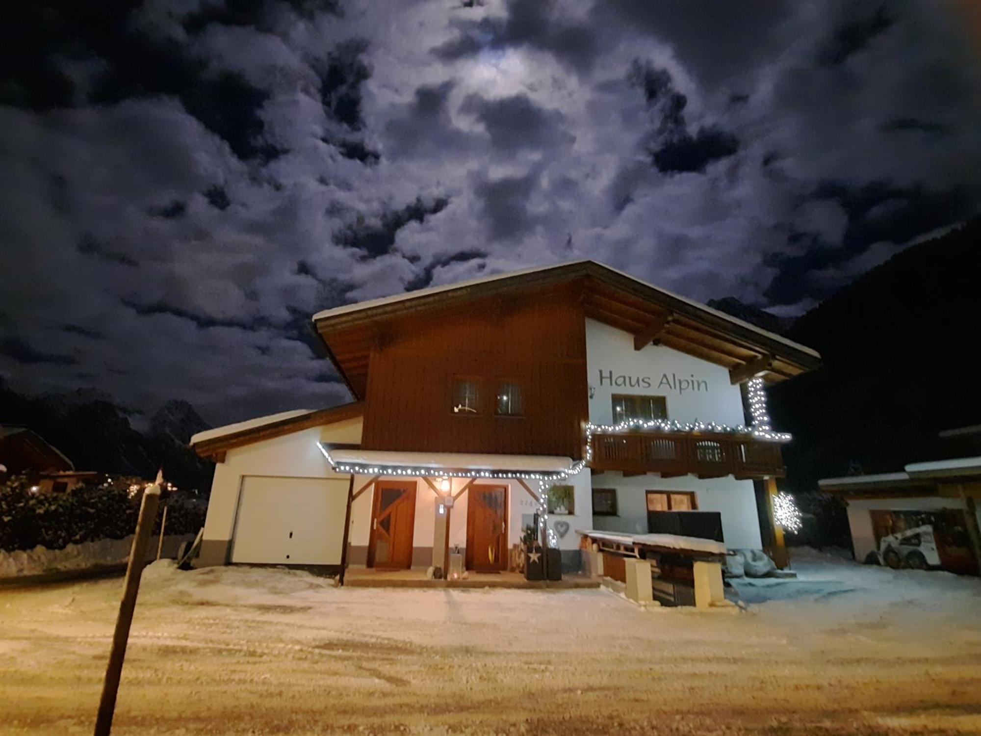 Haus Alpin Apartments Pettneu am Arlberg Eksteriør bilde