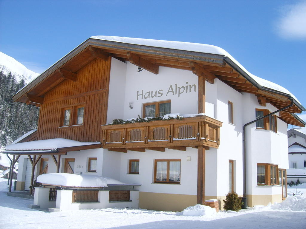 Haus Alpin Apartments Pettneu am Arlberg Eksteriør bilde